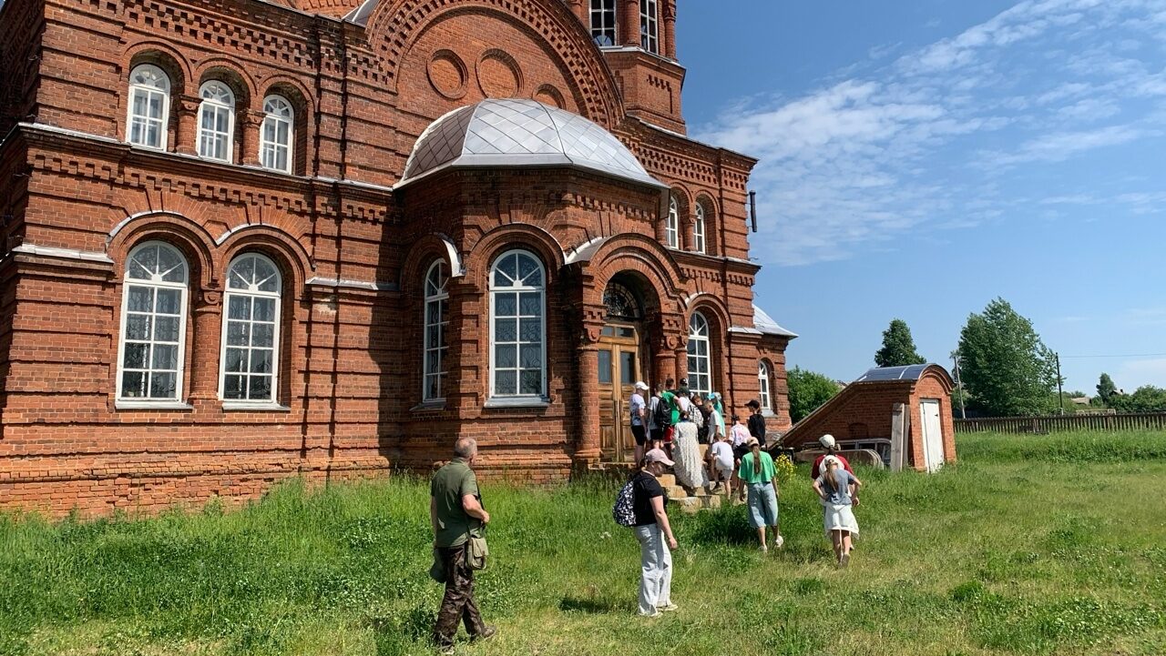Воткинские пенсионеры восстановили историю лётчиков