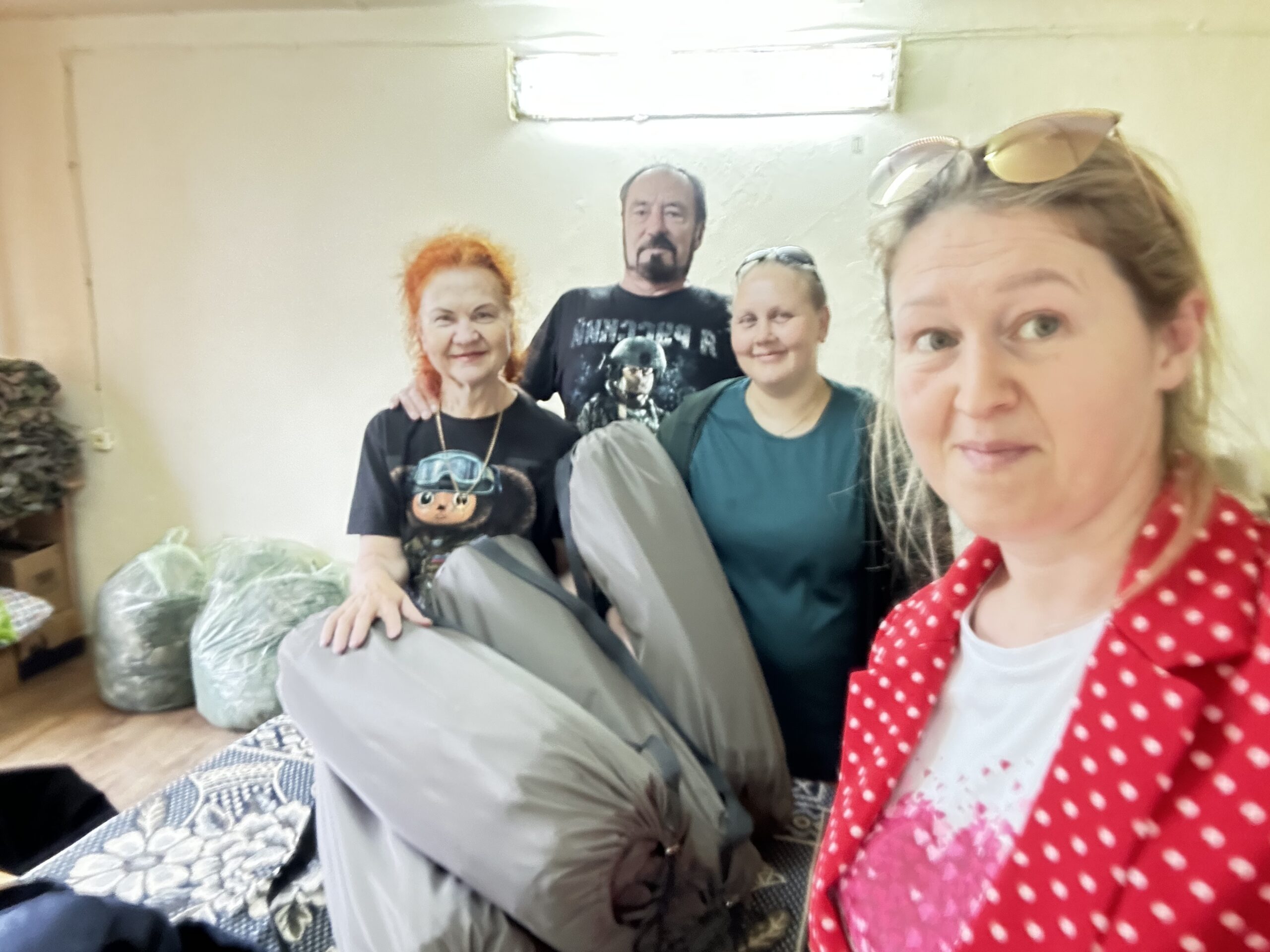 Тепло и защита: как в Республике Саха (Якутия) шьют антидроновые одеяла для фронта