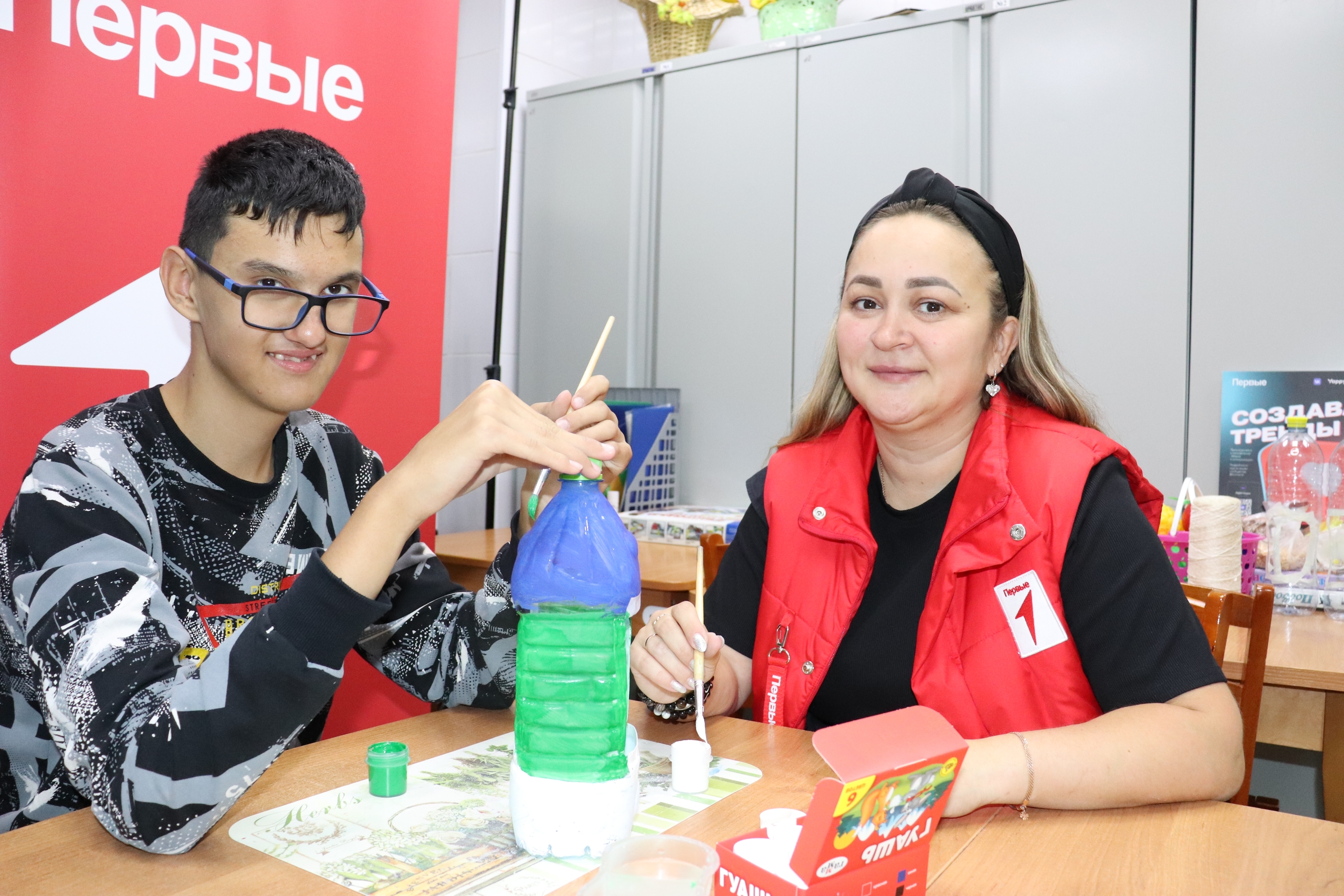 Дети из Снежногорска сделали кормушки для птиц в рамках акции «Лапа помощи»