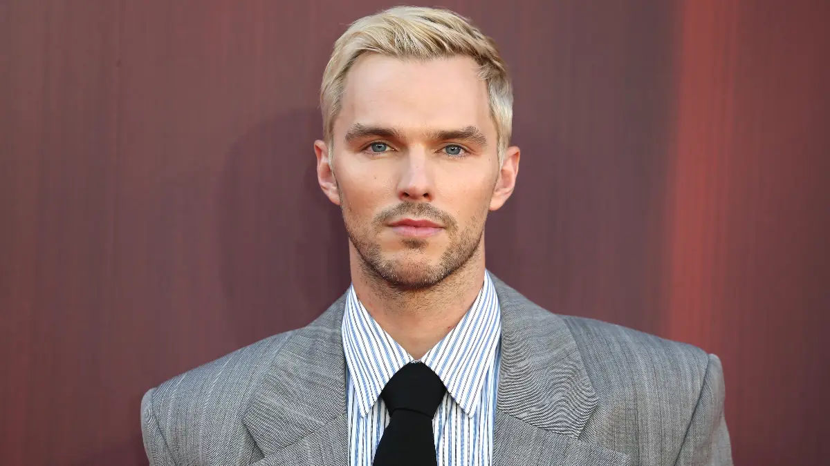 Николас Холт 