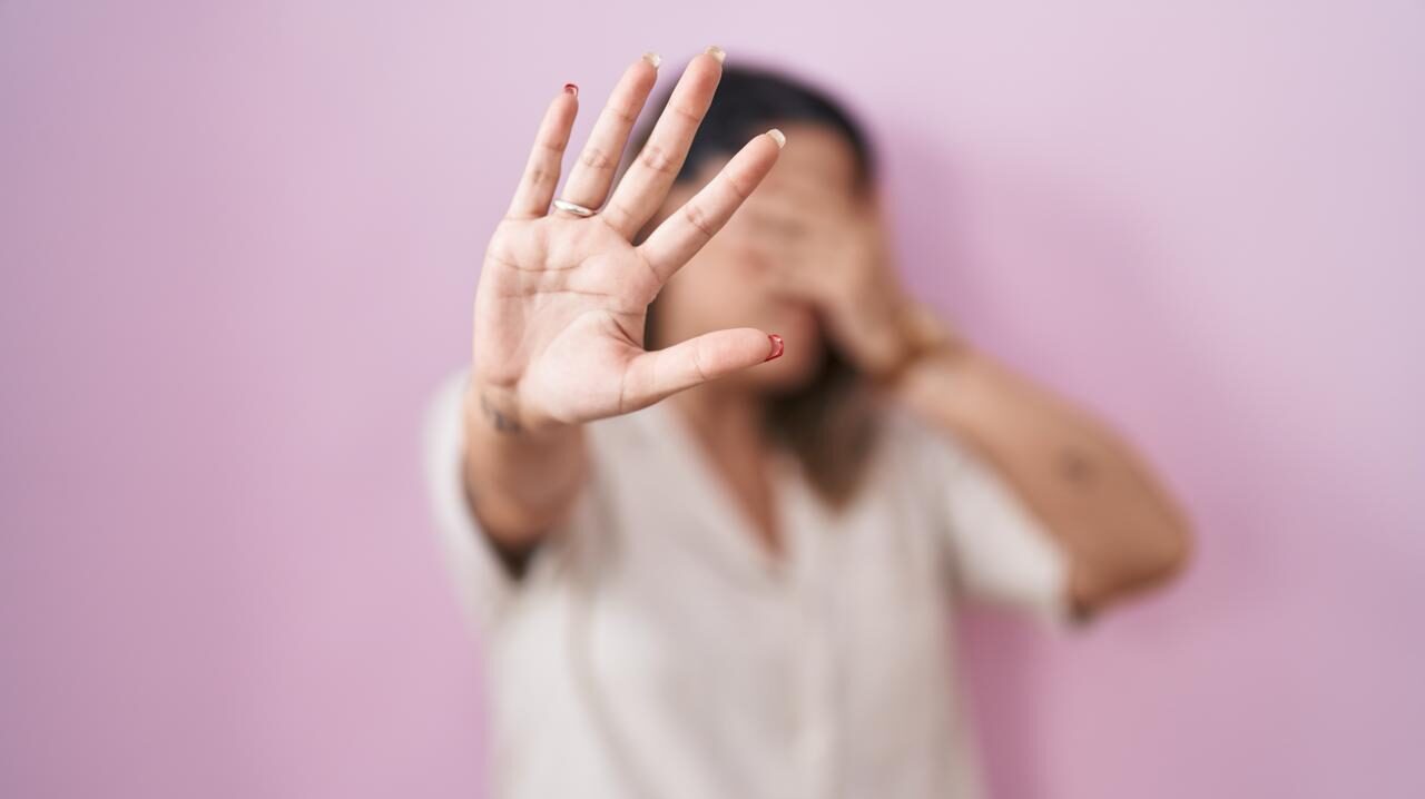 Кризисные центры для женщин: куда обратиться за помощью?