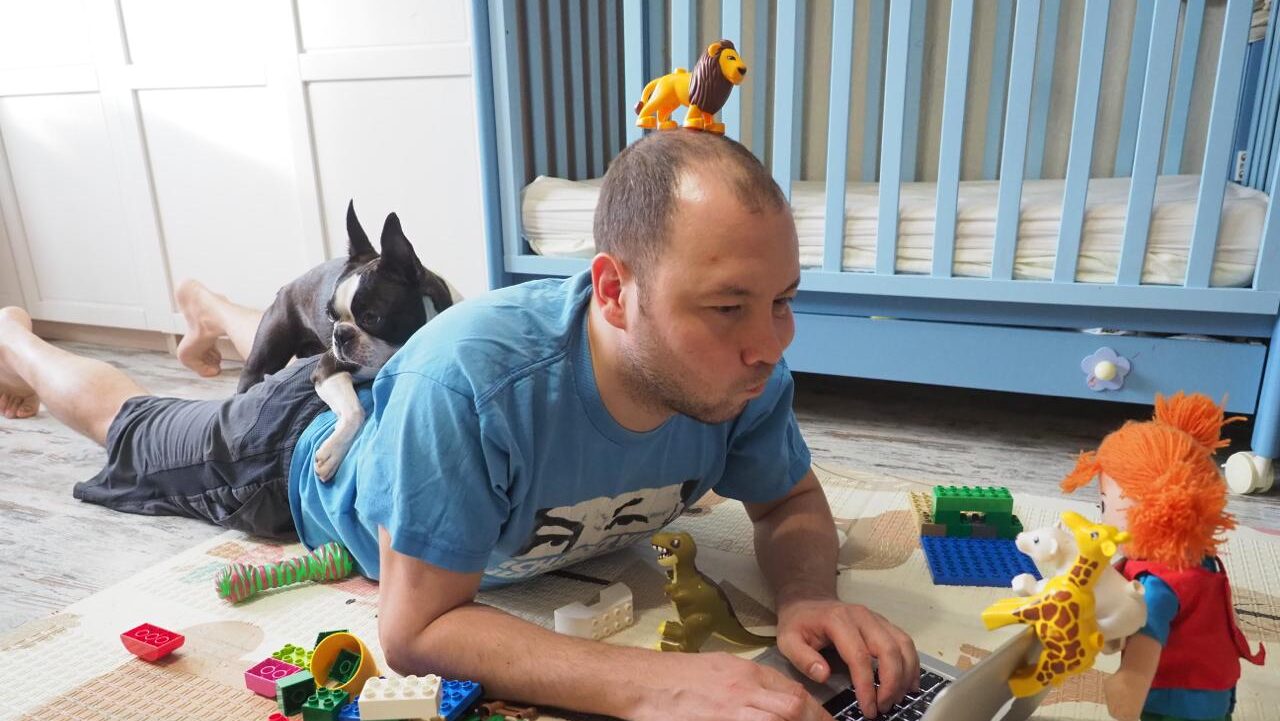 Спят – больше, получают – столько же: почему лучше работать из дома, чем в офисе?