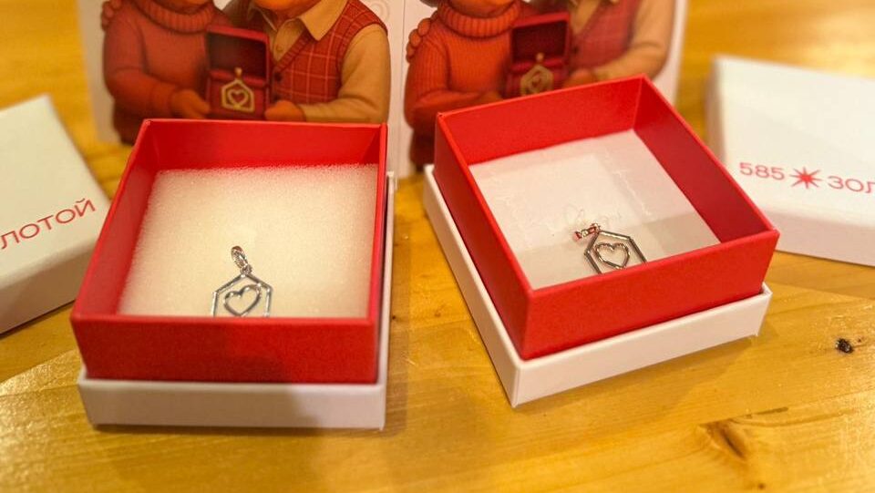 Подвески добра: «585 Золотой» и «Добродомик» помогают пожилым в совместном проекте