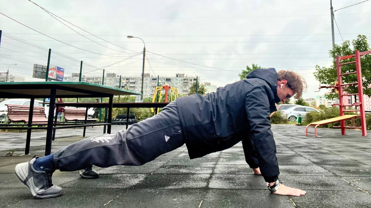 Уличные тренировки планка