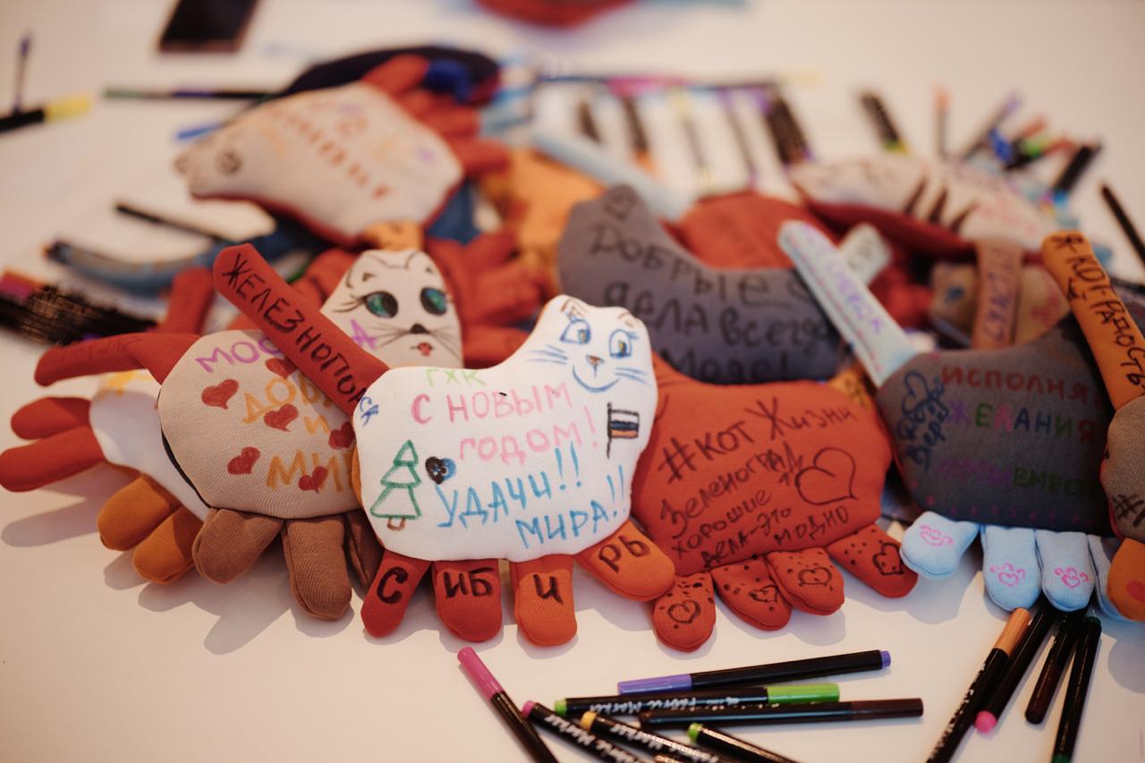 Как организовать благотворительную акцию к Новому году: гайд