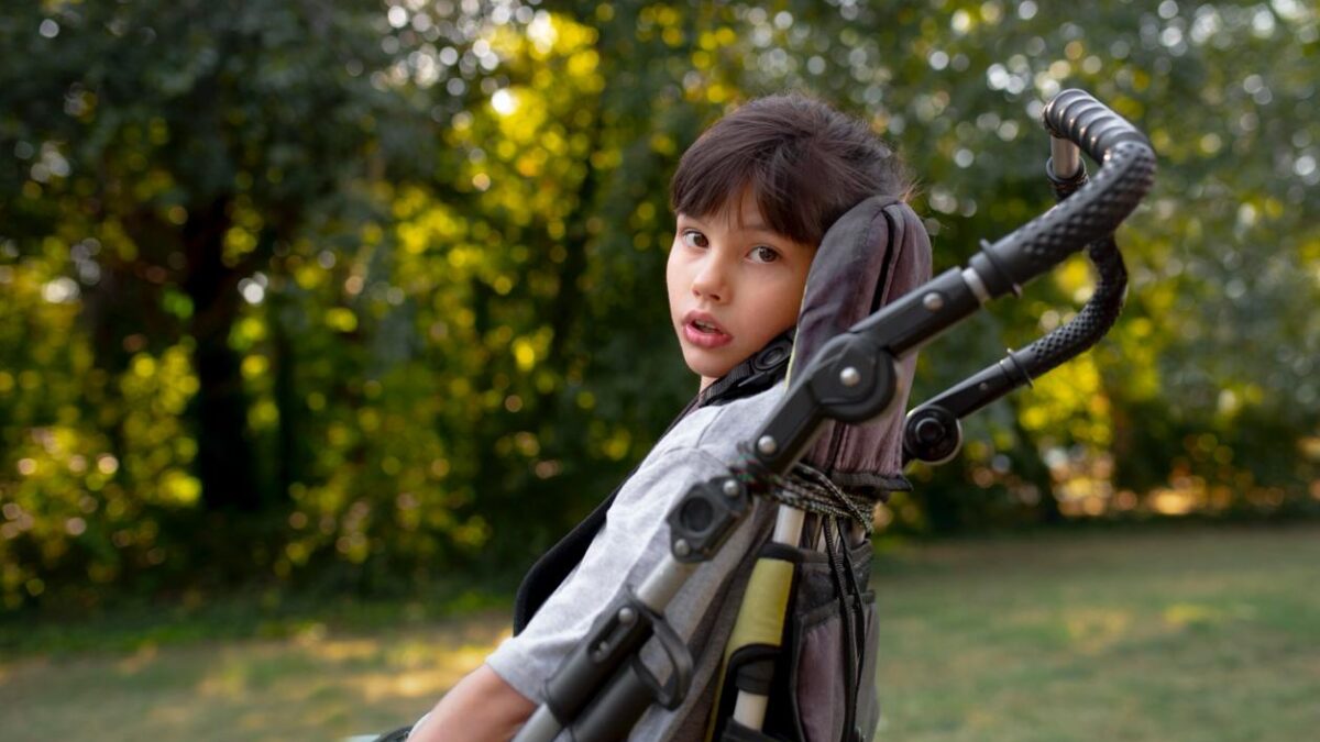 Помощь детям с ДЦП: 15 проверенных фондов и проектов