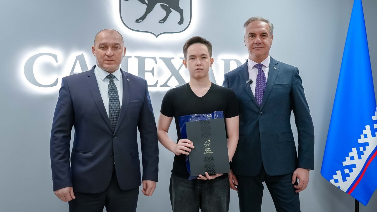 «После случившегося захотел стать врачом»: школьник не растерялся и спас дедушку на остановке