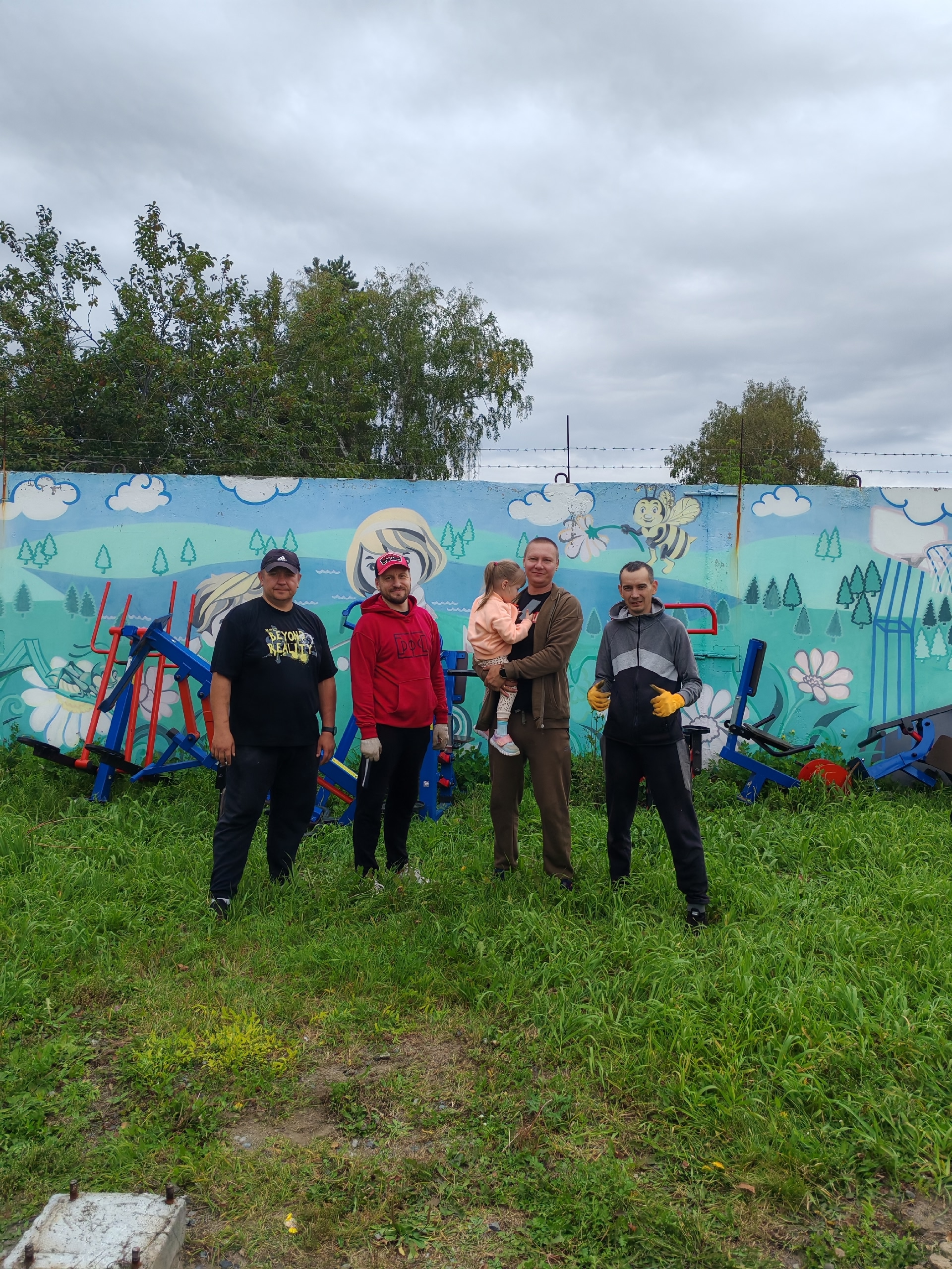 Летопись добровольца. Демонтаж спортивной площадки