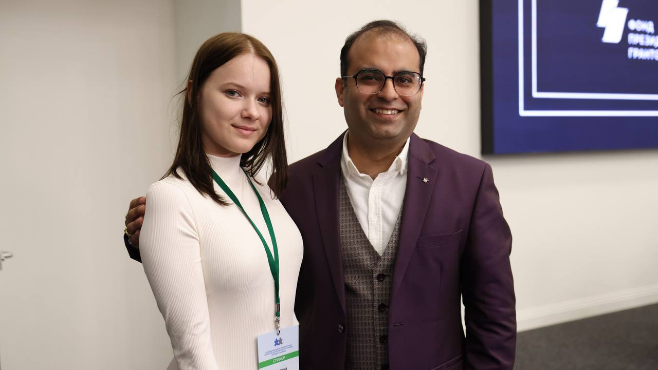 «Кристина теперь тоже моя дочь»: невролог из Индии стал донором костного мозга и спас московскую…