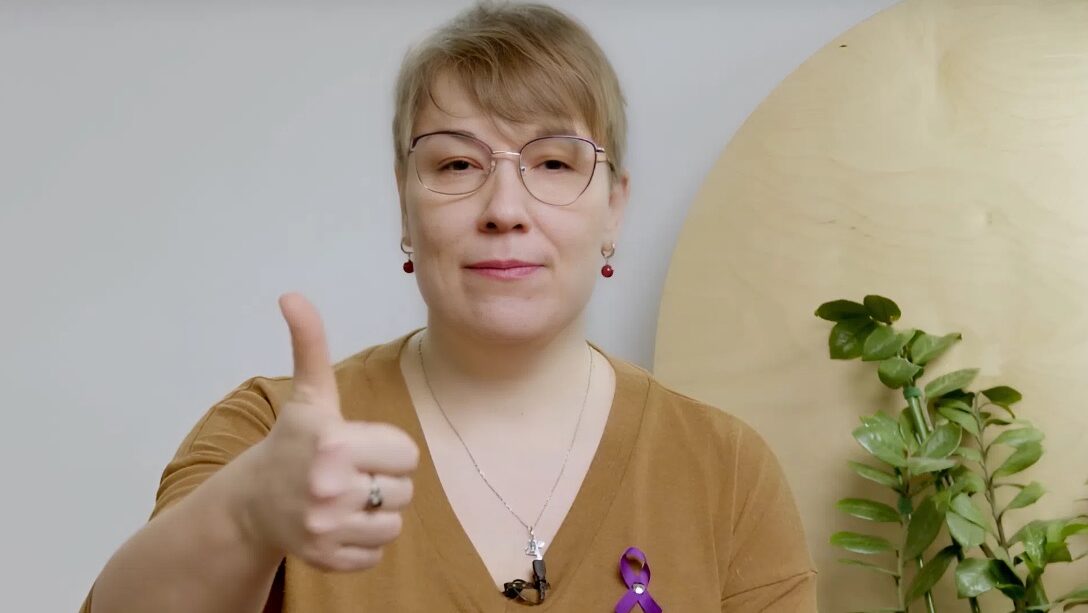 Пальчиковая гимнастика от фонда «Альцрус»: упражнение для профилактики деменции №1