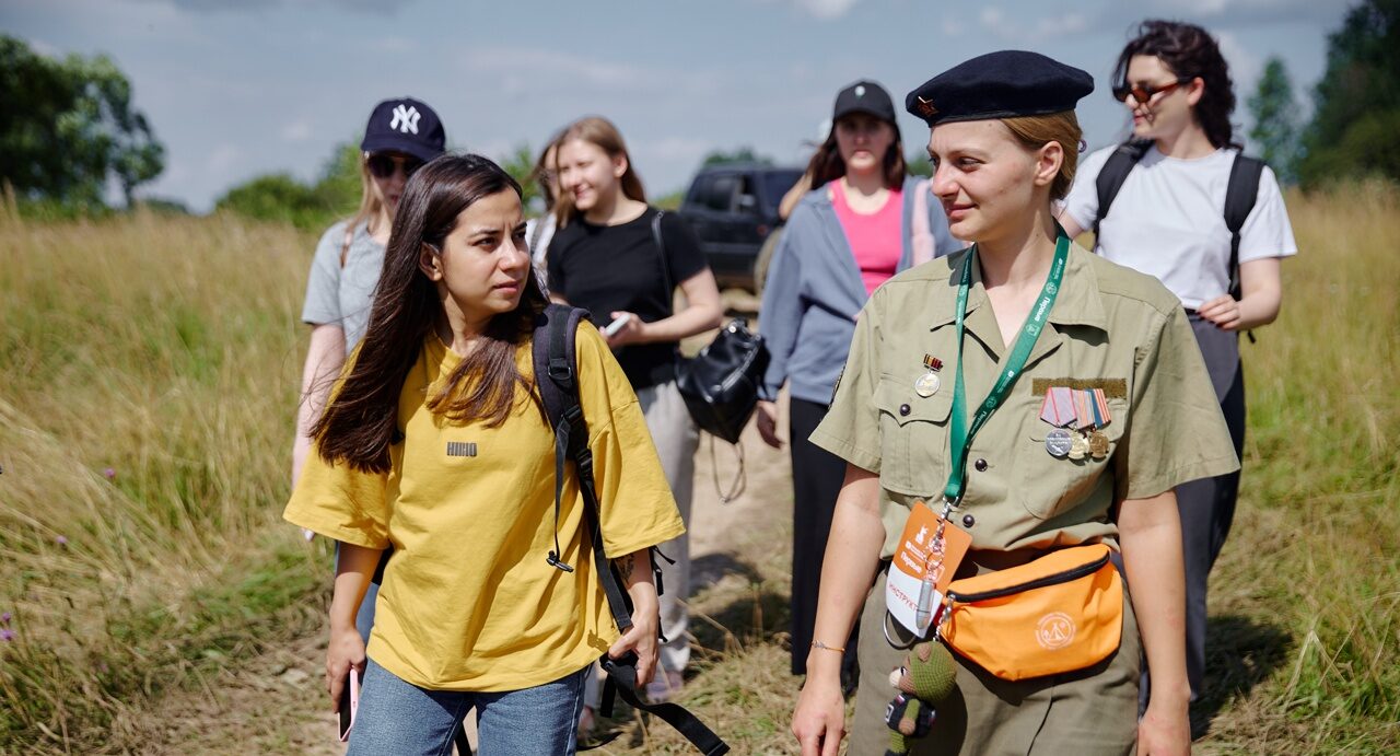 «Дистанция пропадает, а история становится настоящей»: добровольцы возвращают пропавших героев…