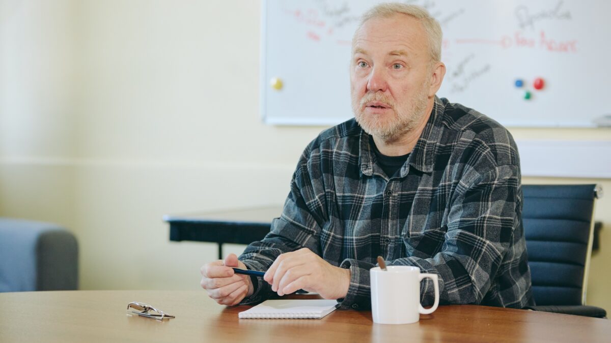 Льготы на лечение и бесплатные лекарства: 11 фондов