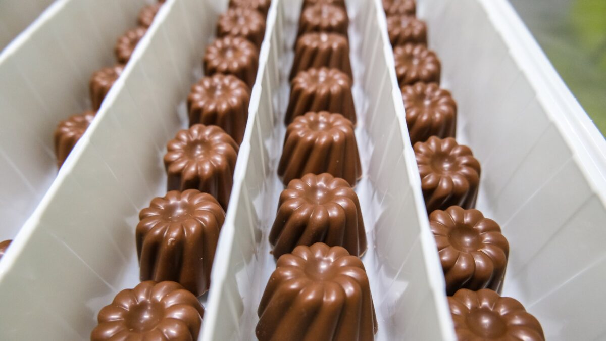 Конфетки для взрослых: запретят ли сладости с алкоголем в России?