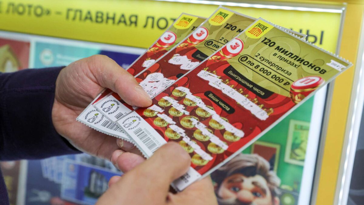 Мошенники втягивают россиян в финансовую пирамиду: суть новой схемы