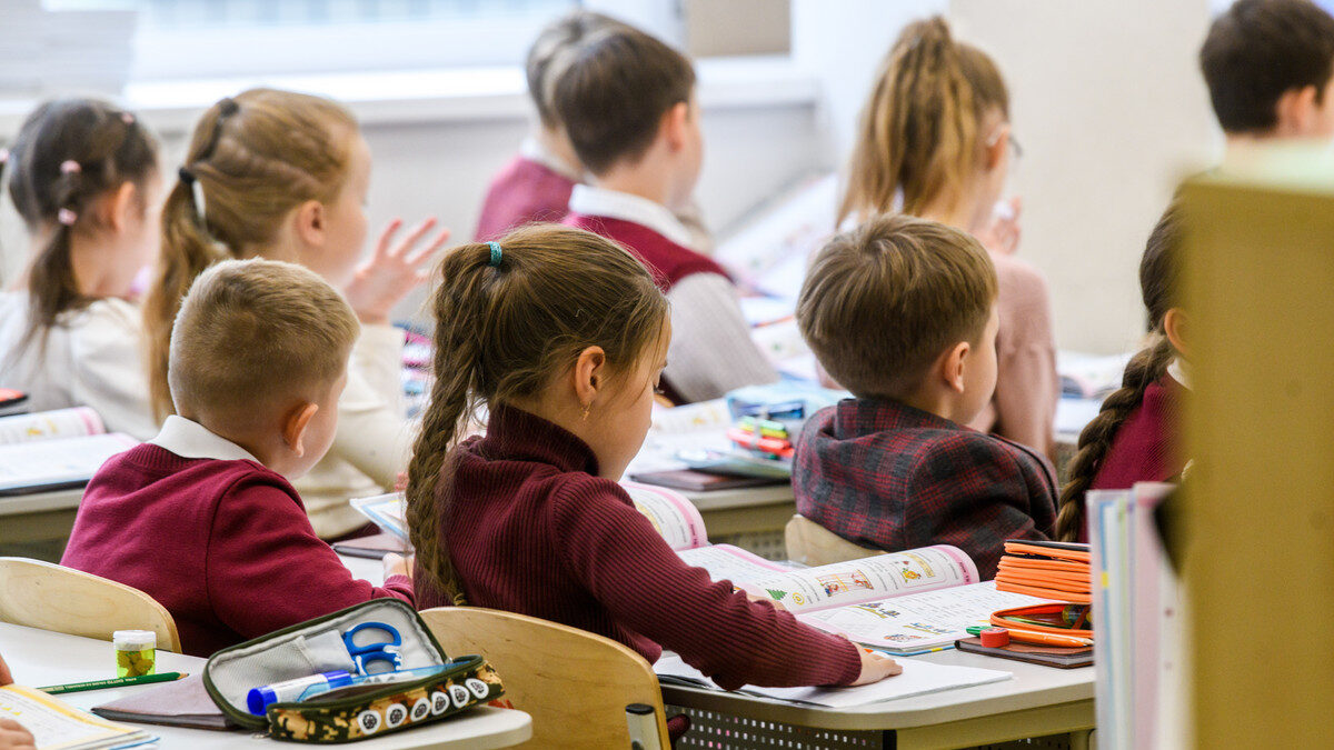 11 лет недостаточно: российских школьников переведут на европейскую систему образования?