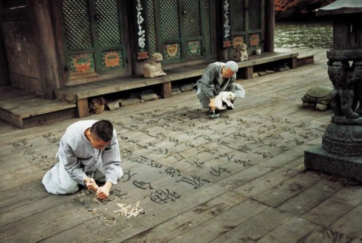 Кадр из фильма «Весна, лето, осень, зима... и снова весна» / Кинопоиск