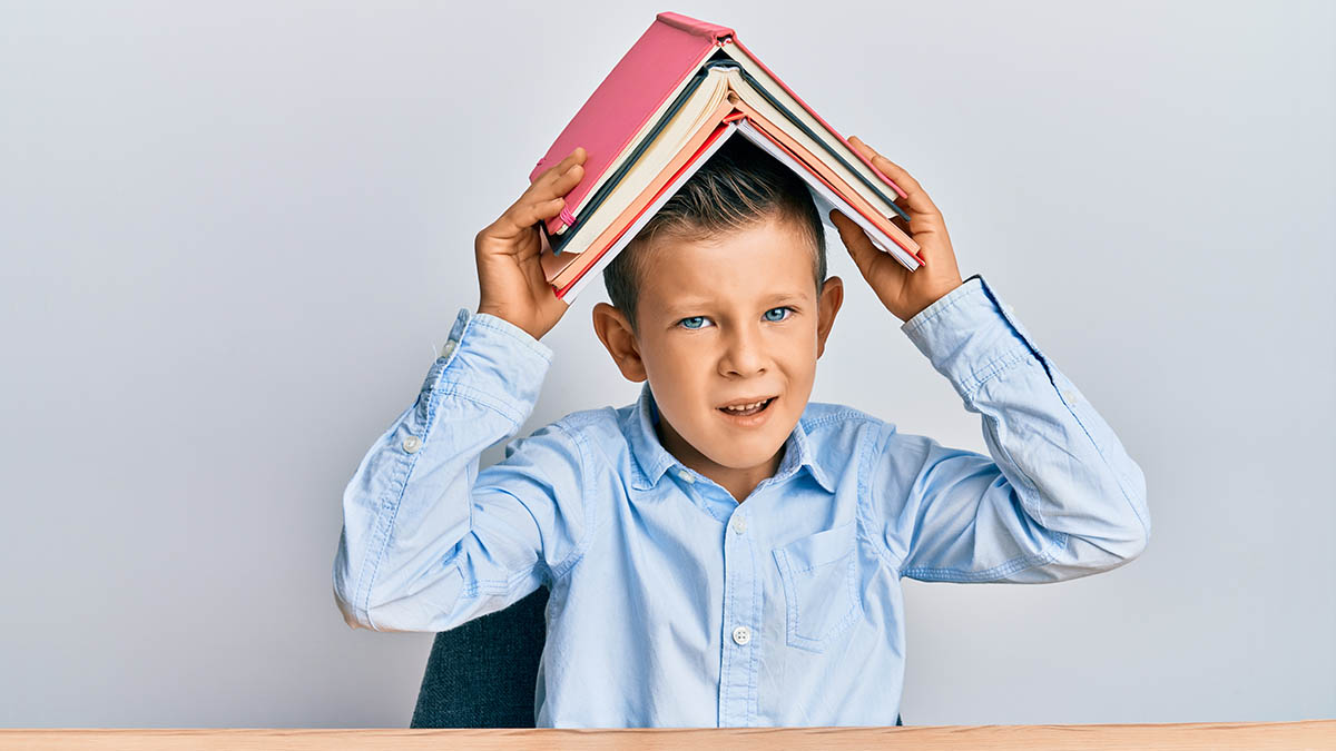 Что скрывает забывчивость ребёнка? Разбор причин и советы родителям