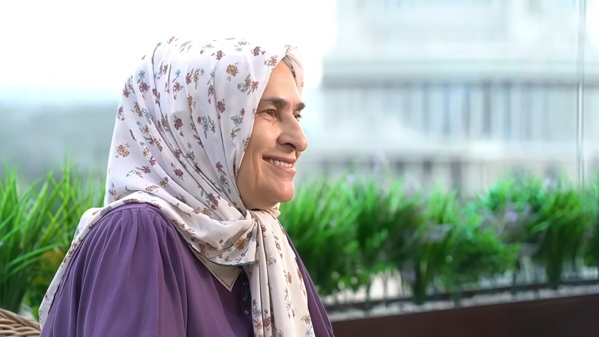 «Как можно впустую доживать свой век?»: учитель чеченского рассказывает детям о забытых традициях