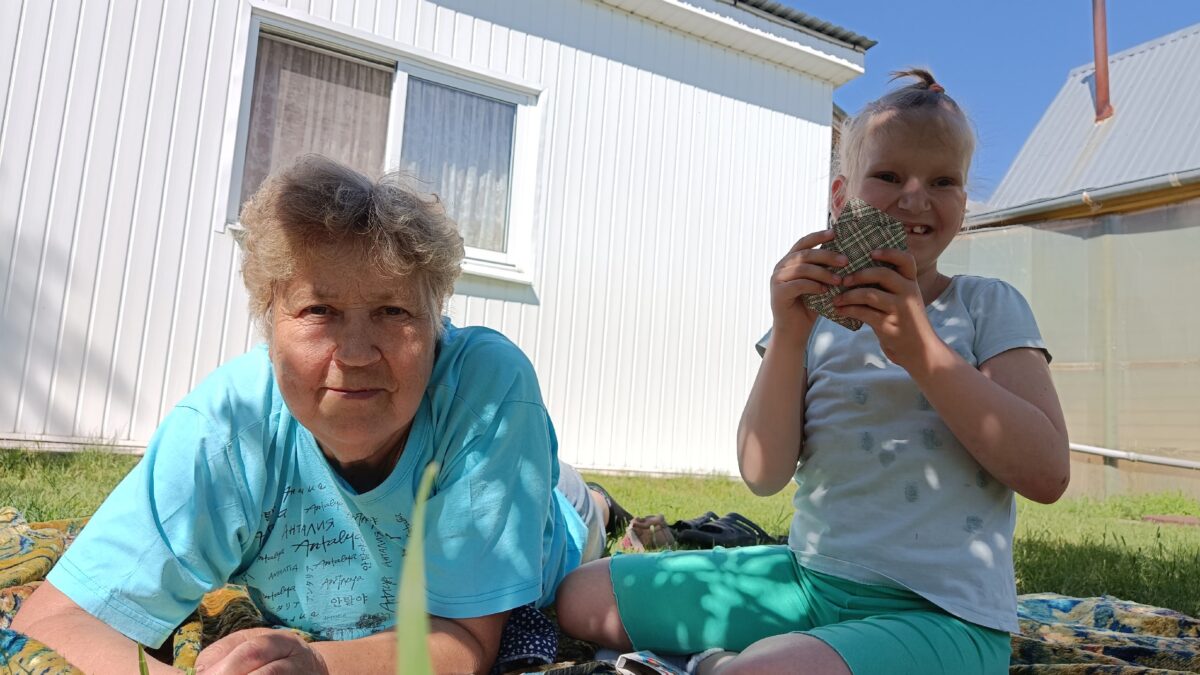 Особенные внуки: любовь и забота, которую дарят бабушки и дедушки