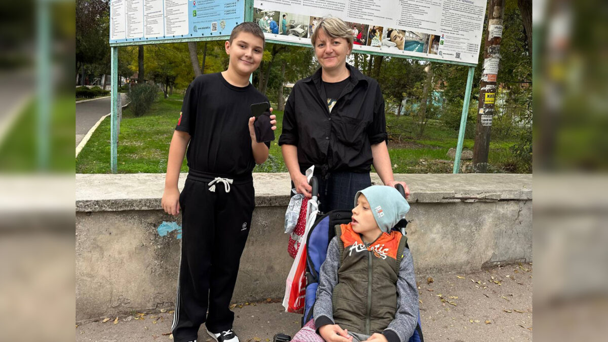 Юный волонтёр из Евпатории подарил чудо мальчику из Саранска