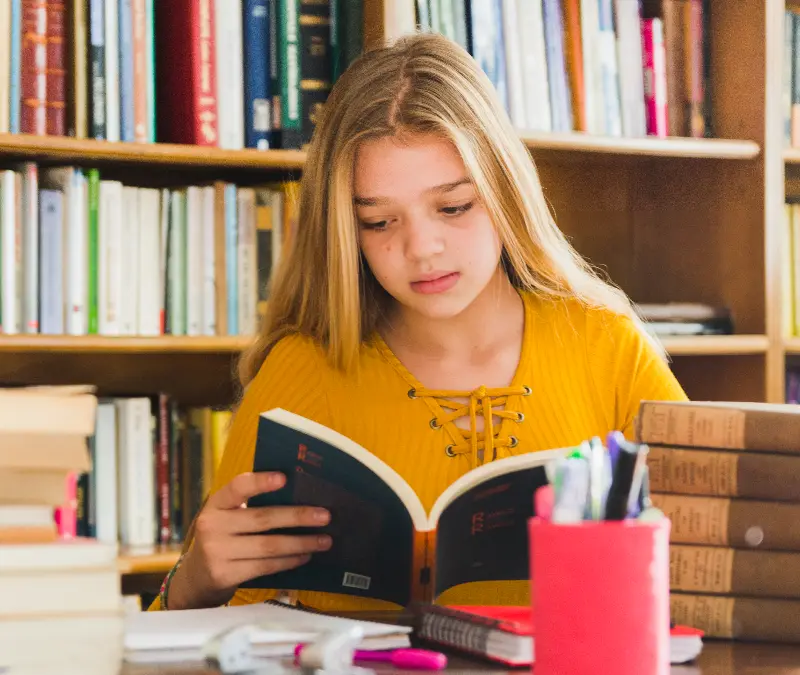 Навык, без которого не обойтись: что такое читательская грамотность и как её развить?