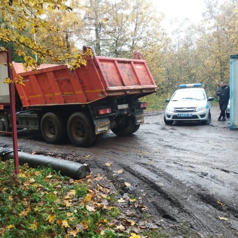 «Документы смотреть отказались»: на строительство дороги в «Лосином острове» выставили пост полиции