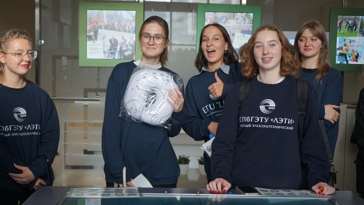 Они пришли в музей, а ушли с нерпой