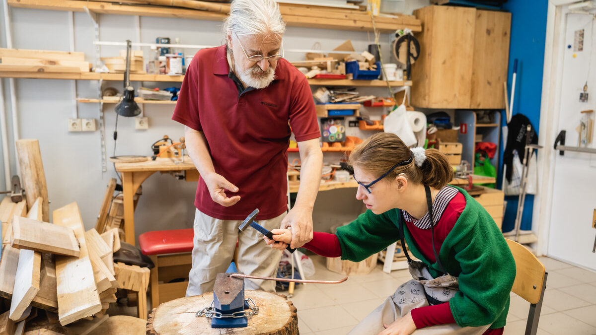 ресурсный центр «Ясенева Поляна» – уже 8 лет помогает слепоглухим людям и их семьям.