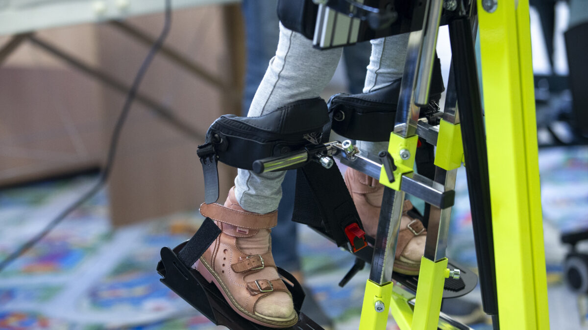 Настроить инвалидную коляску может не каждый – советы фонда