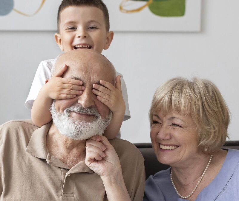 День бабушек и дедушек-2025: история, традиции и лучшие идеи подарков и поздравлений