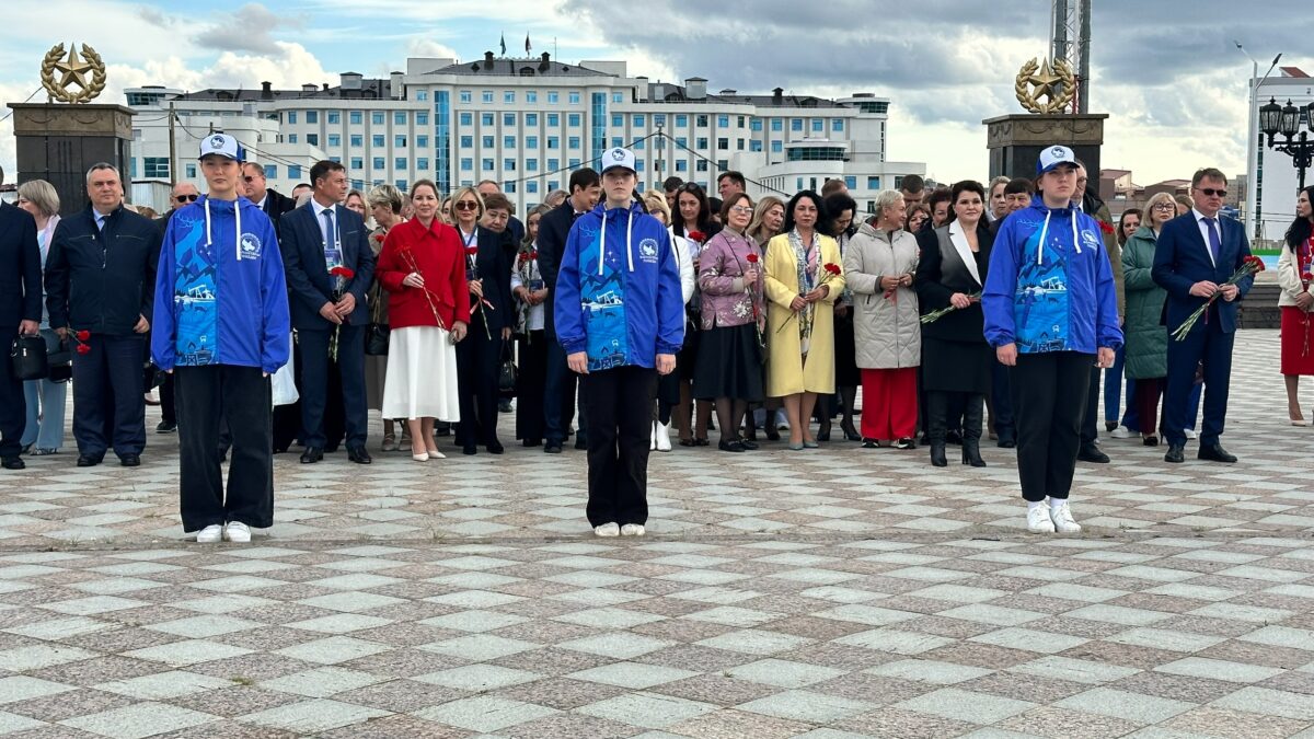 Волонтёры Центра стали частью важного события — церемонии возложения цветов, которая прошла…