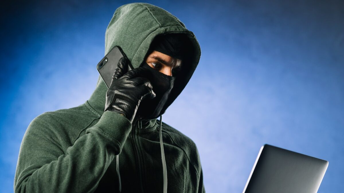 Топ-5 советов по кибербезопасности от МВД: что удалить с телефона для защиты от мошенников