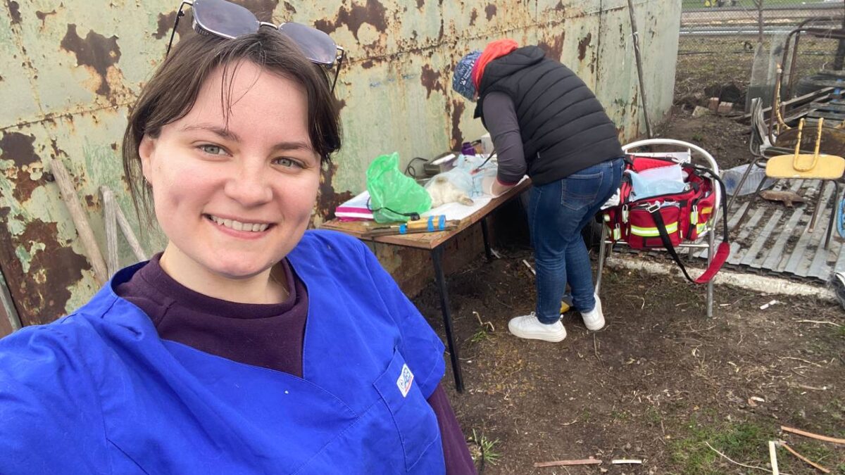 С любовью к животным, с добром к людям!