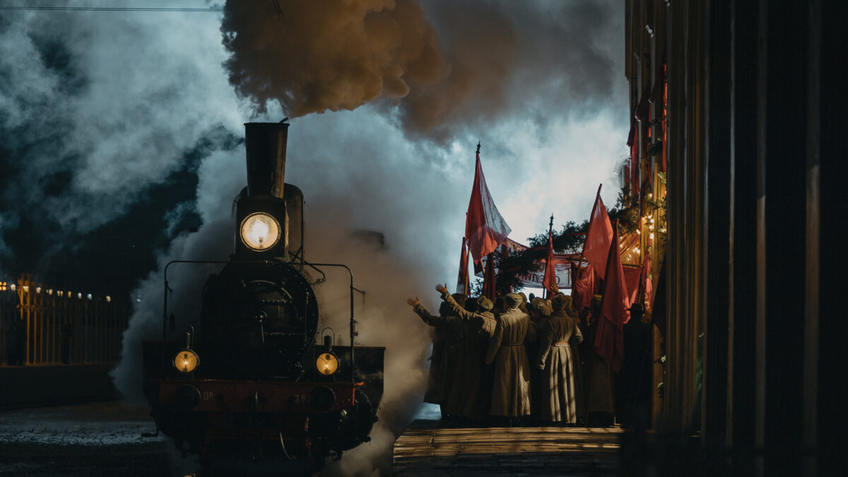 Кинороман Андрея Кончаловского «Хроники русской революции» адаптировали для незрячих и слабовидящих…