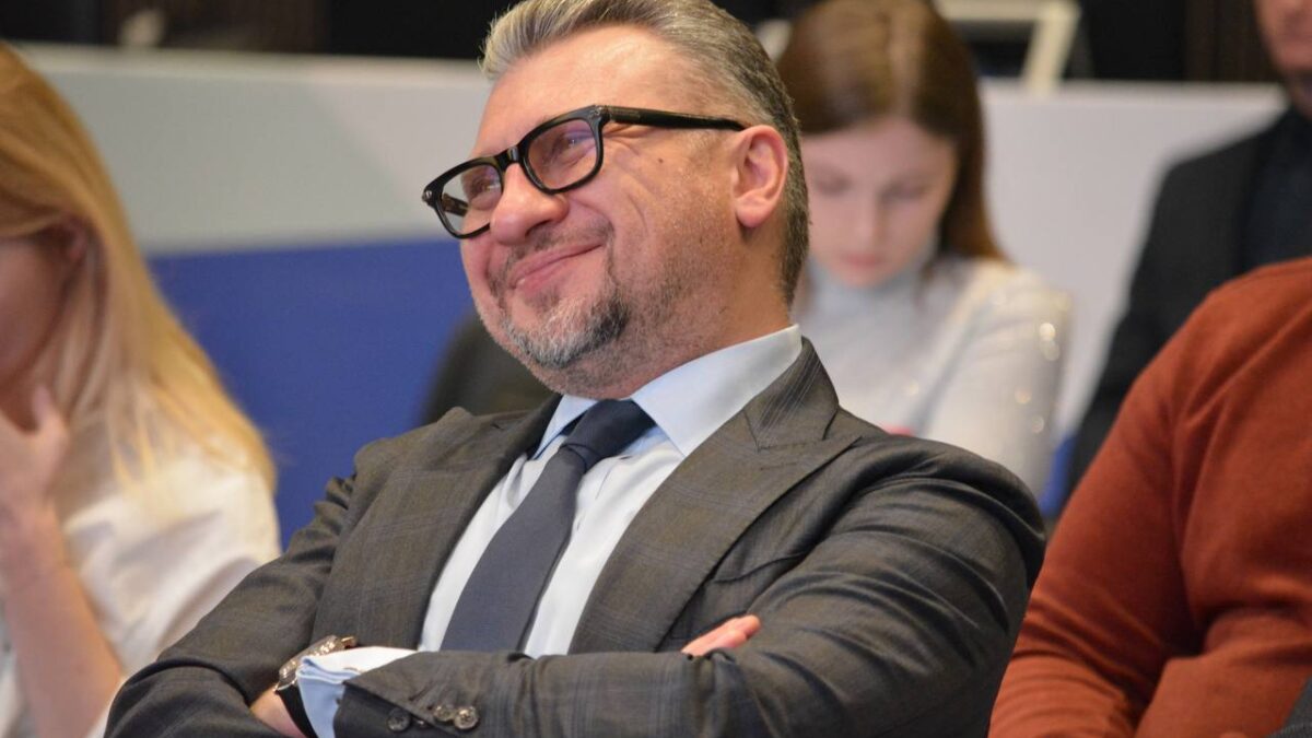 Информация для денег, а деньги для информации…, или Информация для политики, а политика…