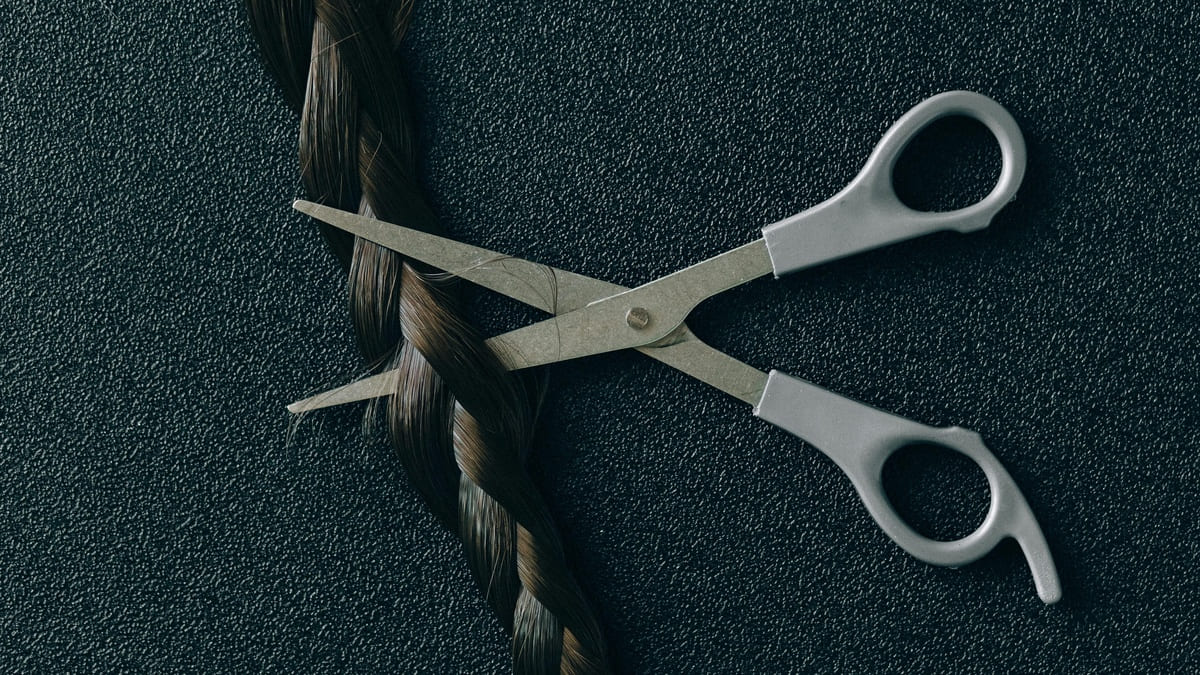 Лунный календарь стрижек на ноябрь: благоприятные дни