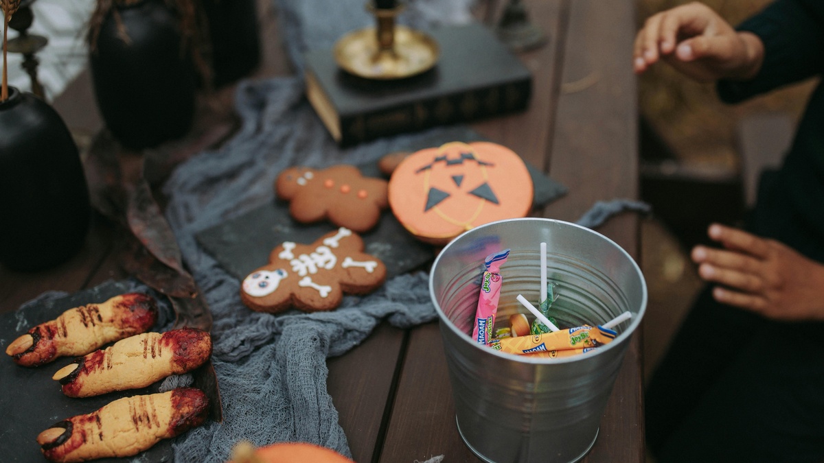 Хэллоуин-2025: история, традиции, идеи образов, мероприятия