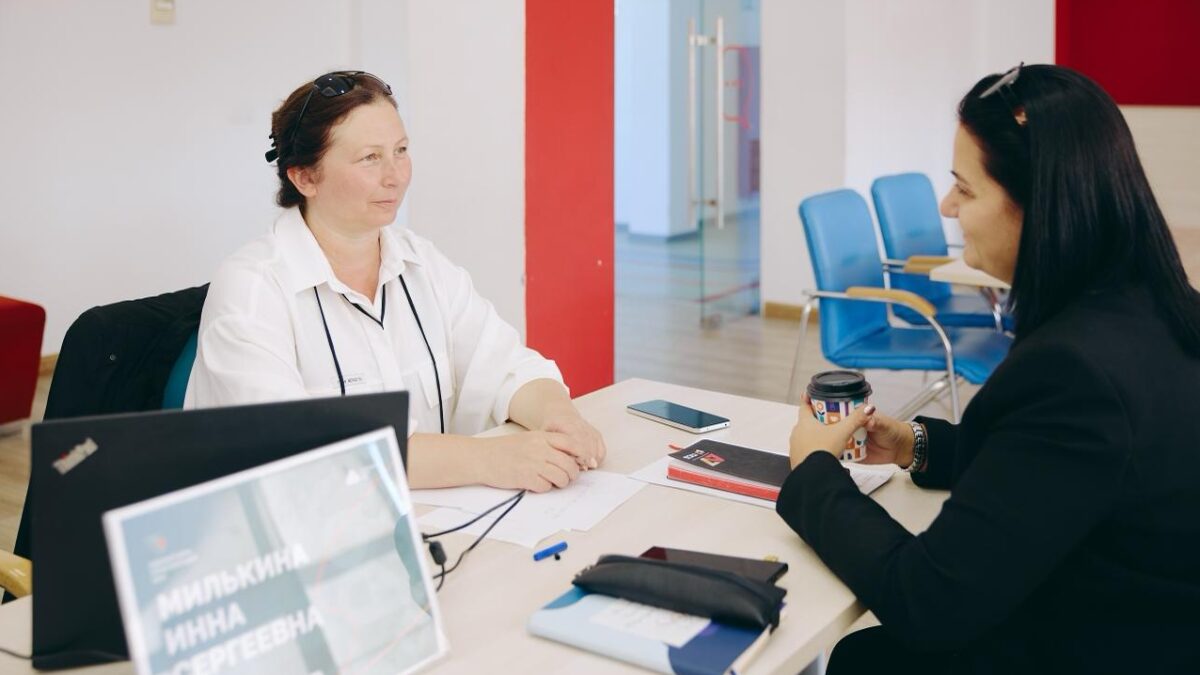 Руководитель НКО: как законно оформить трудовые отношения?