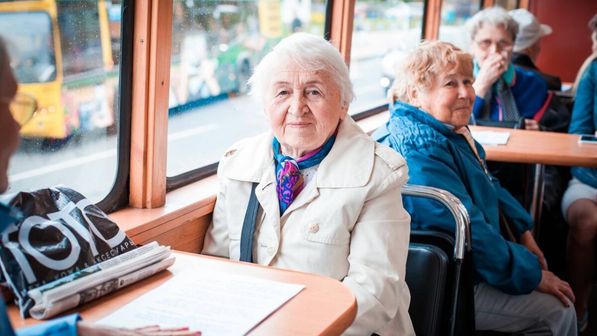 Более 1500 пожилых людей получили помощь от фонда «Долго и счастливо» в 2024 году