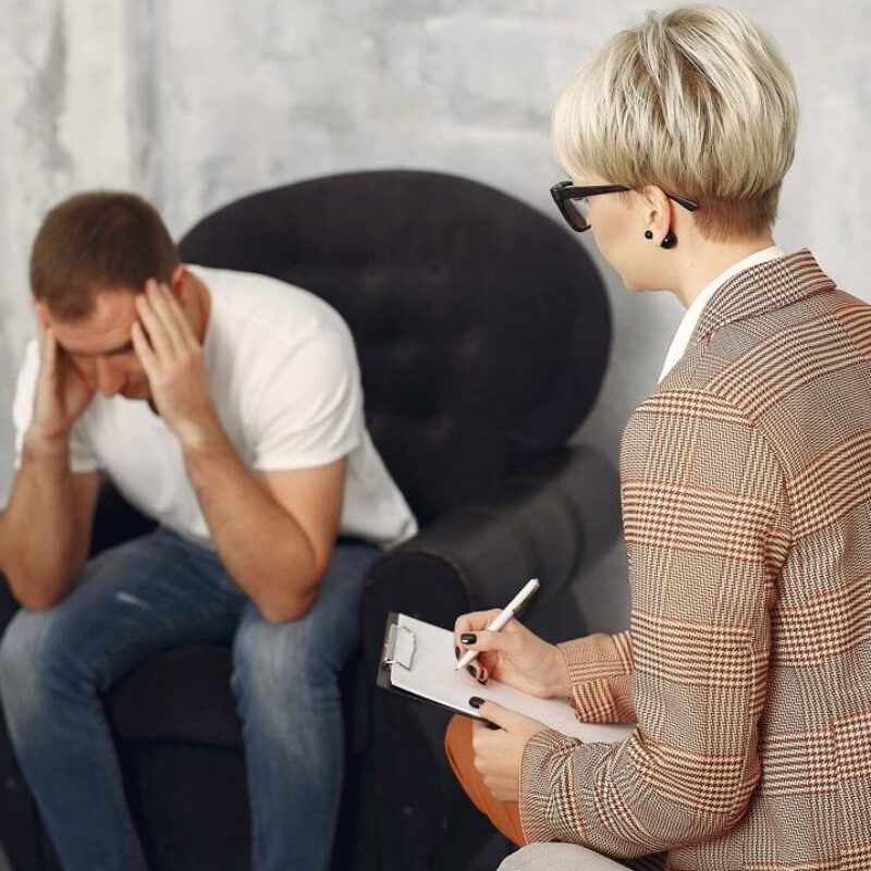 Список фондов и проектов, которые помогают людям с тяжёлыми зависимостями