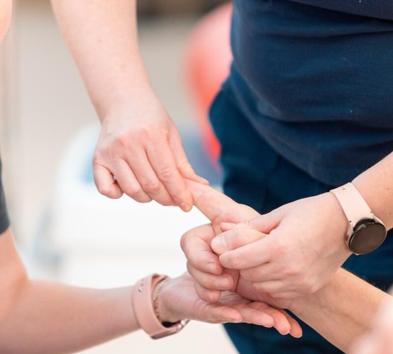 Только 30% россиян, которые после инсульта обращаются за бесплатной реабилитацией, получают помощь