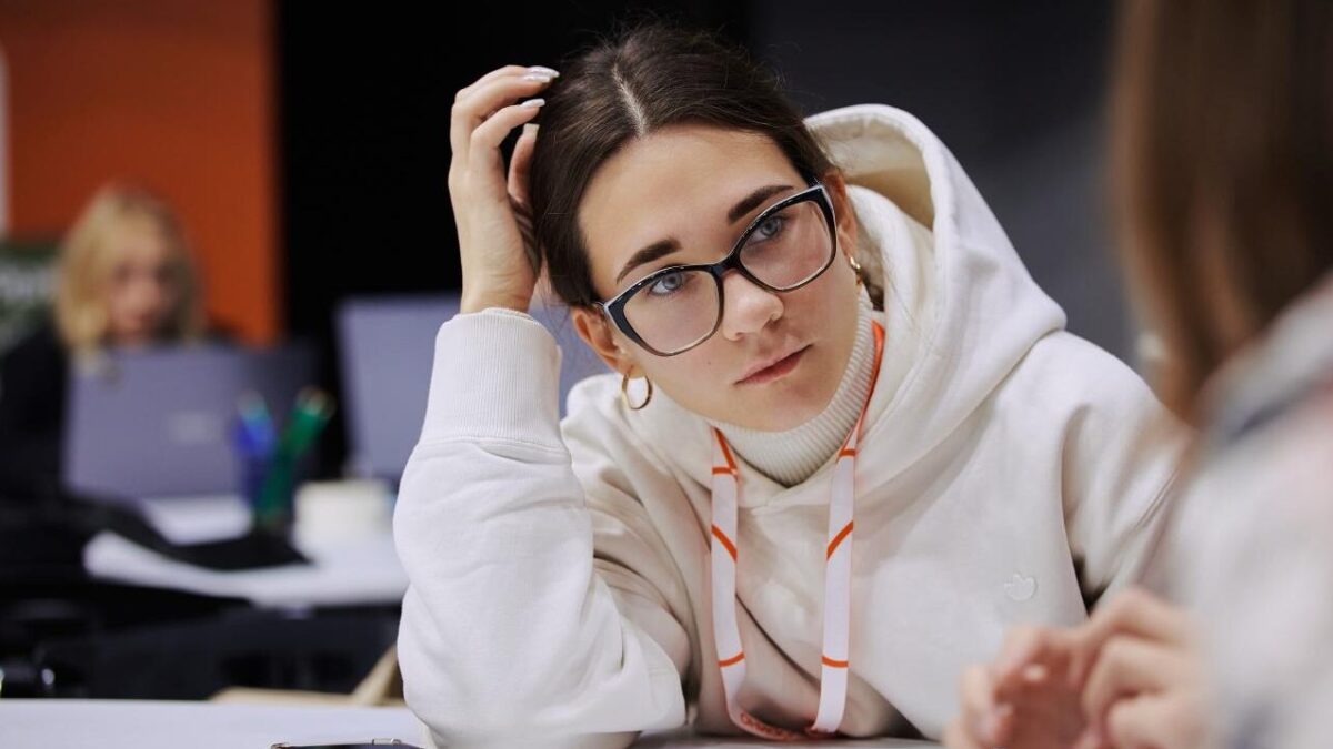 Договор с волонтёром: когда он нужен и где скачать образец документа?