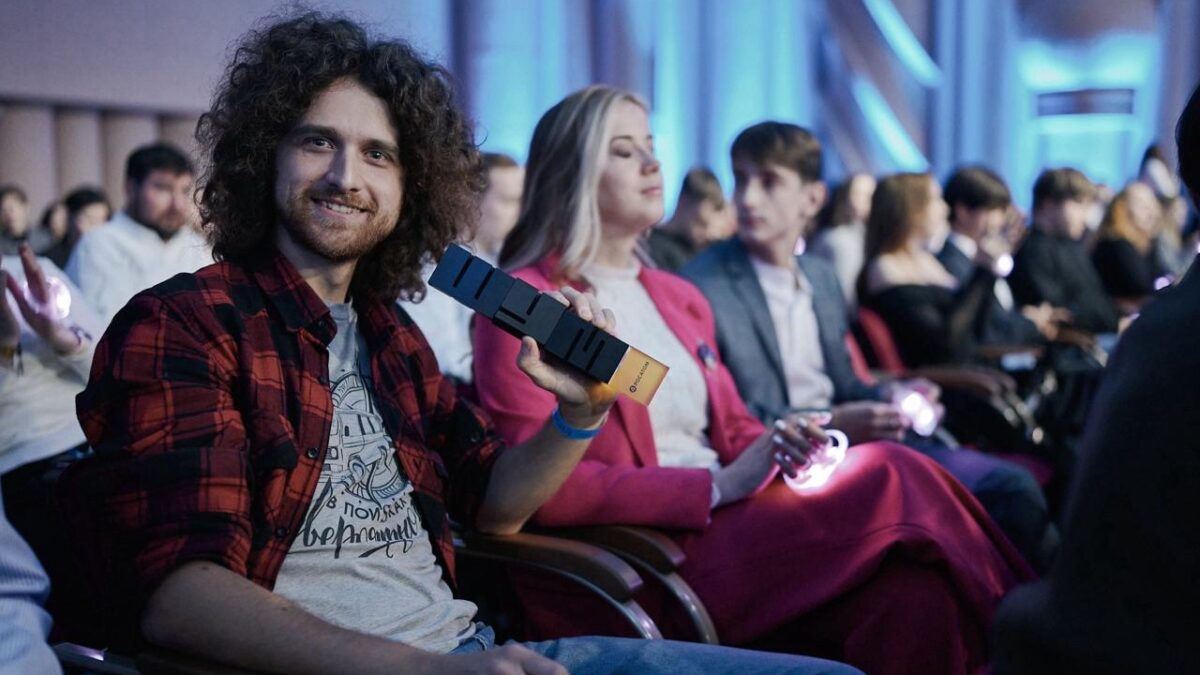 Журналисты и блогеры из 34 регионов России прошли в финал Премии «ШУМ»