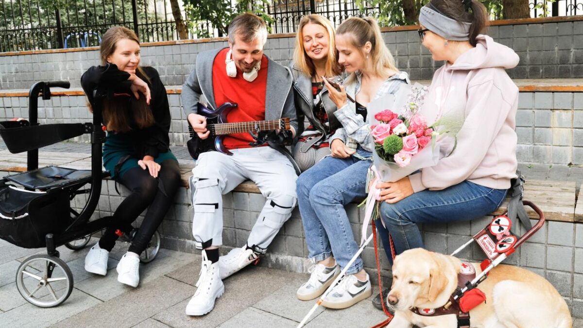 Как провести инклюзивное мероприятие: в России появились чек-листы для организаторов событий