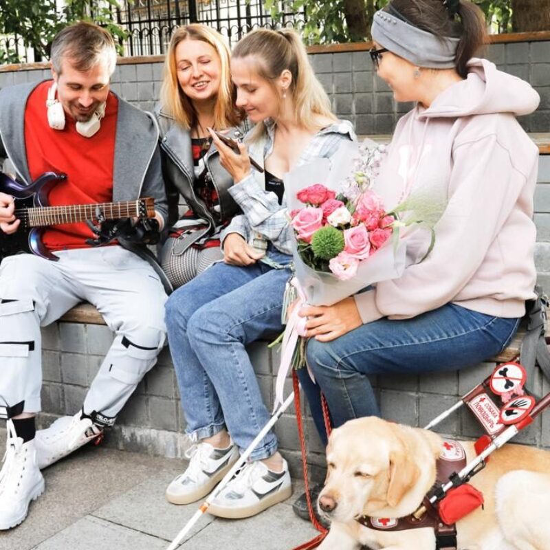 Как провести инклюзивное мероприятие: в России появились чек-листы для организаторов событий