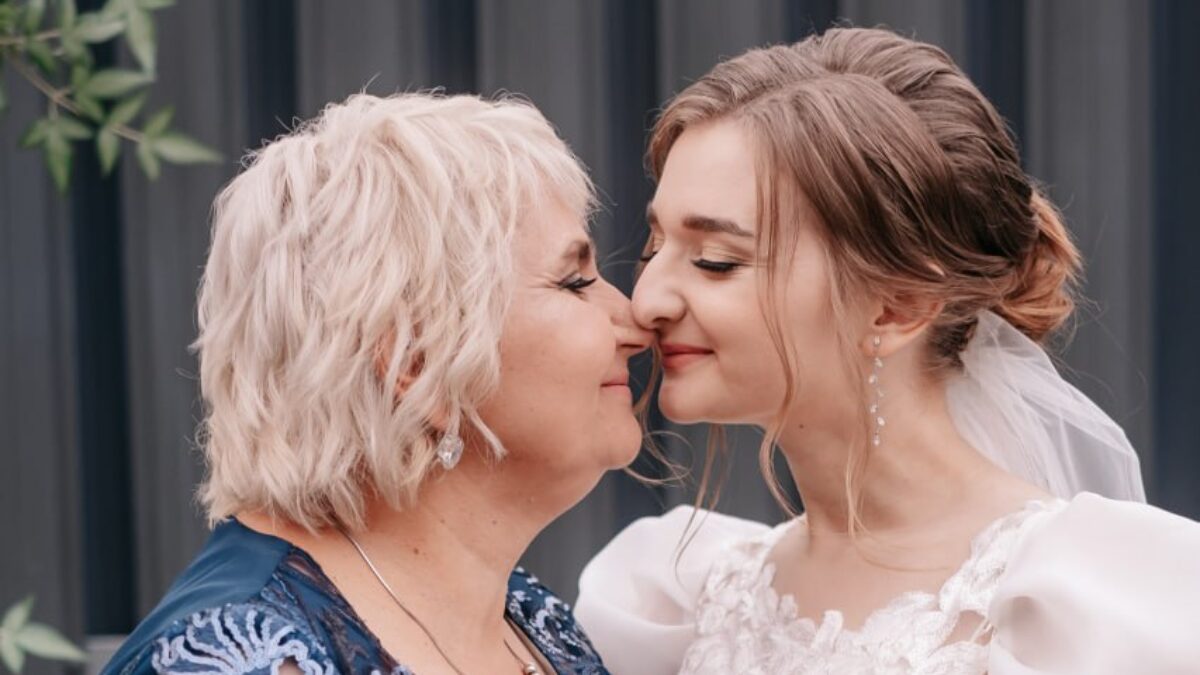 Сельская учительница работает в школе, где учится 35 человек