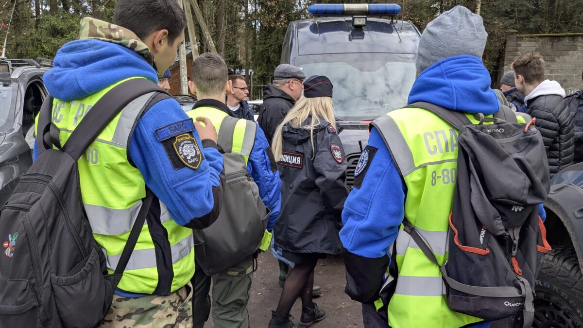 «Сева, мой родной, возвращайся домой»: волонтёры две недели ищут пропавшего подростка