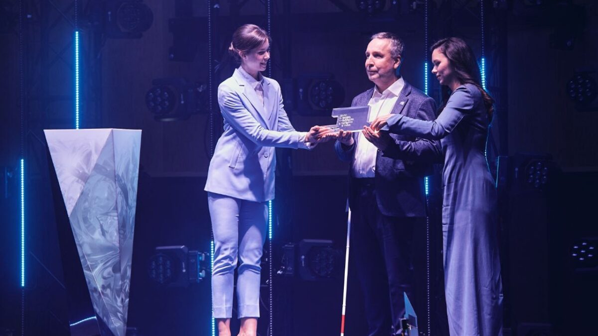 Для волонтёров, экоактивистов и НКО: премия «Россия – страна возможностей» принимает заявки