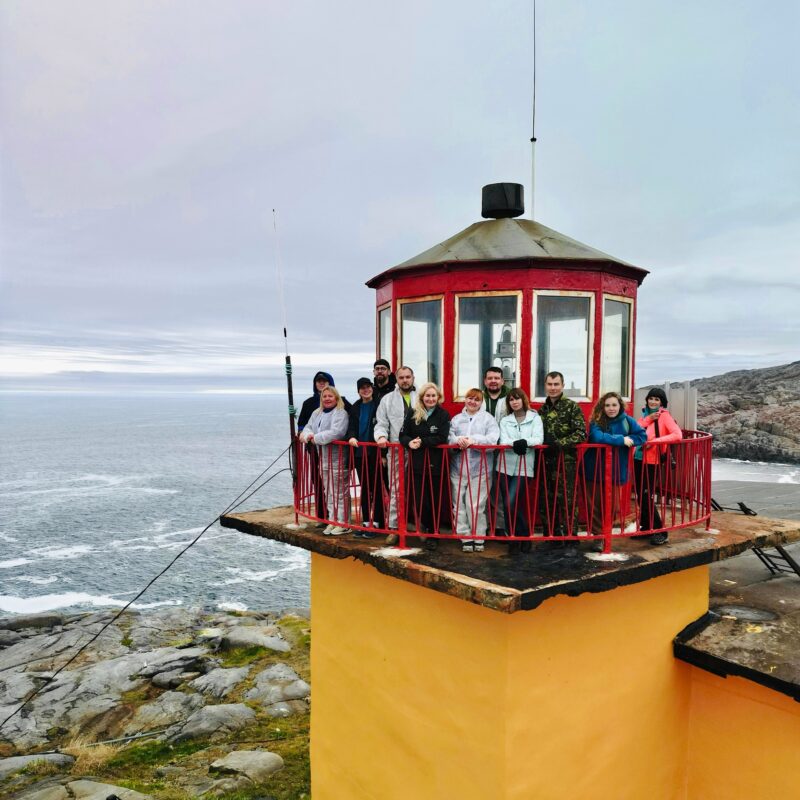 Маяки надежды: как волонтёры, спасая символ Севера, находят себя