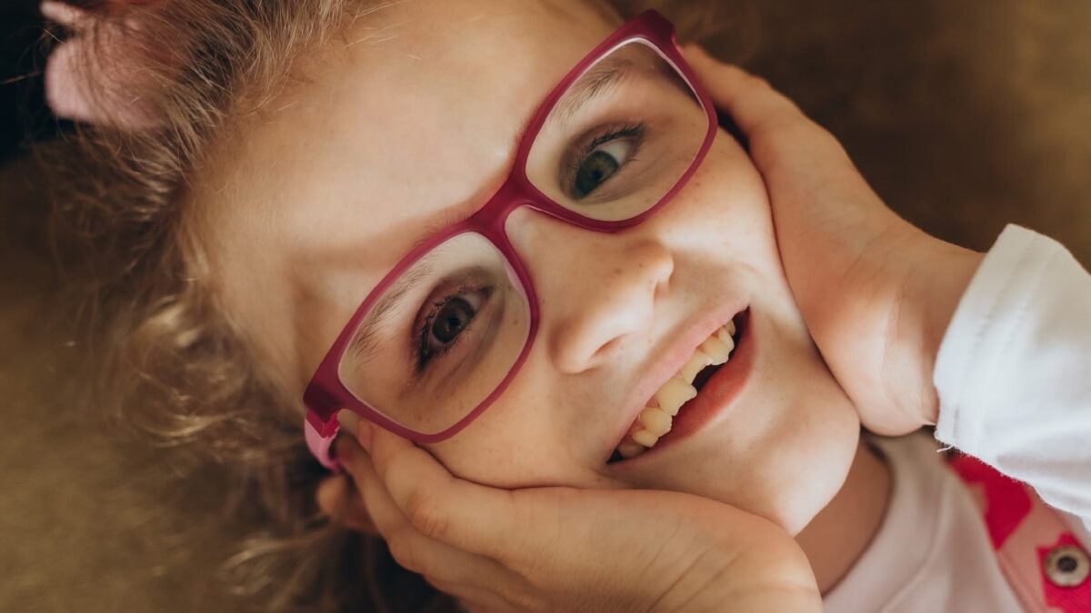 Не просто улыбка: как фонд «Другое детство» помогает детям с нарушениями развития лечить зубы…